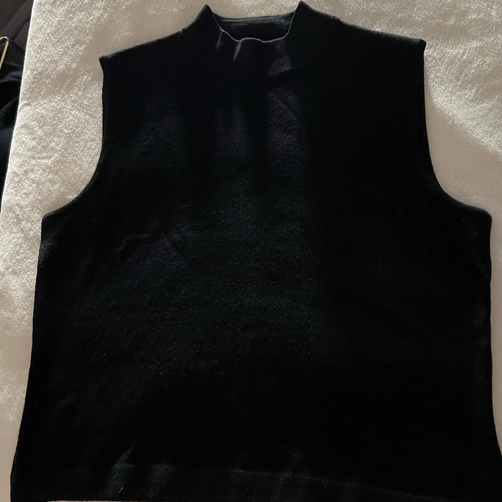 St. John Black Turtleneck Sleeveless Sweater